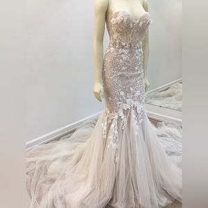 BERTA PRIVEE SAMPLE SALE!! 21-P02 Wedding Dress